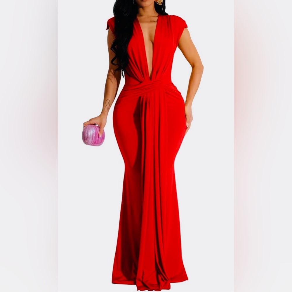 NEVER WORN size XL stretch Jersey plunge gown. Absolutely gorgeous!!